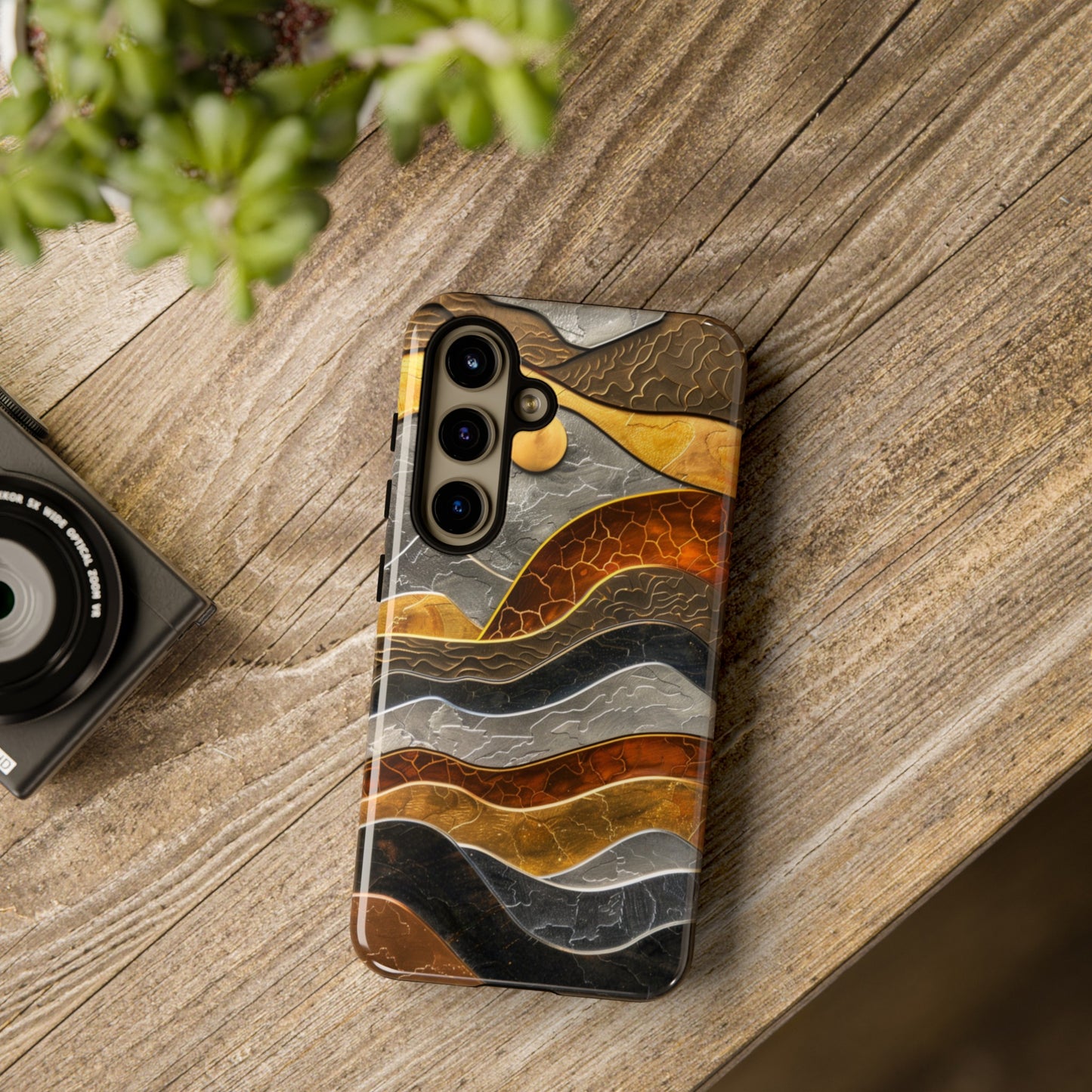 Abstract Gold and Silver Mountain Design Phone Case