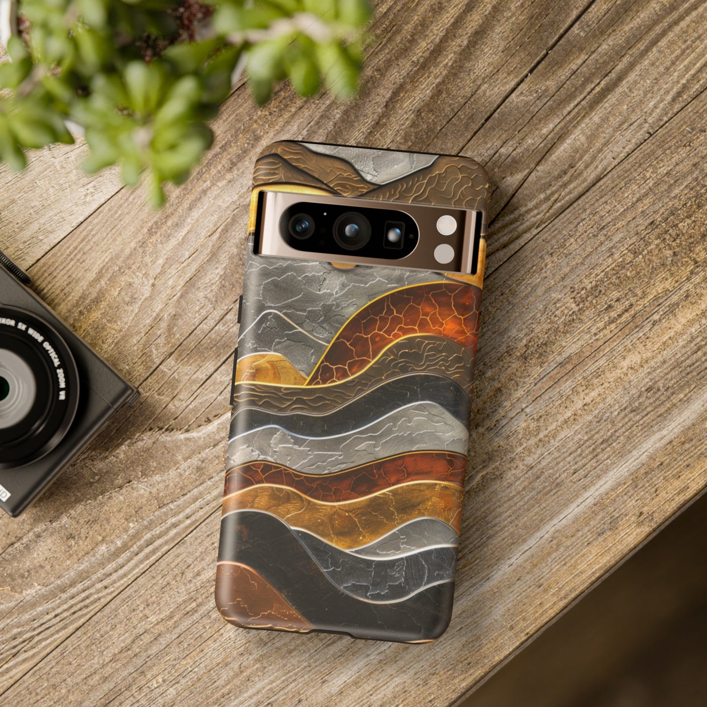 Abstract Gold and Silver Mountain Design Phone Case